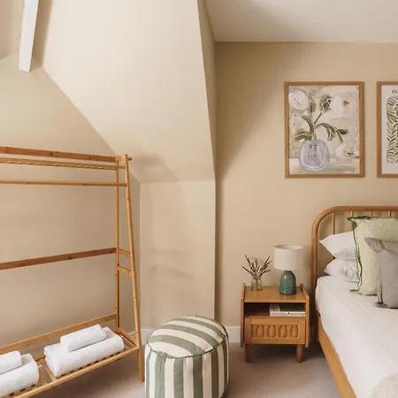 Willow Rise, The Old Bank House * Ambleside