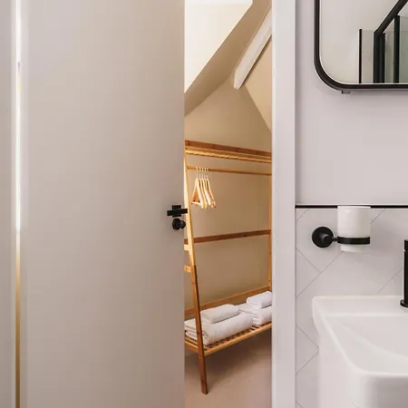 Willow Rise, The Old Bank House *